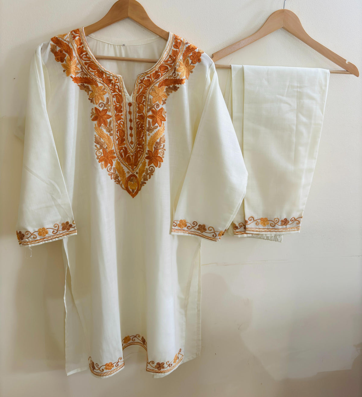 Bahar White Aari Embroidered Co-Ord Set – Summer Edition