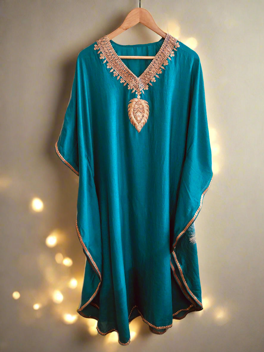 Mahira Royal Ferozi Tilla kaftan
