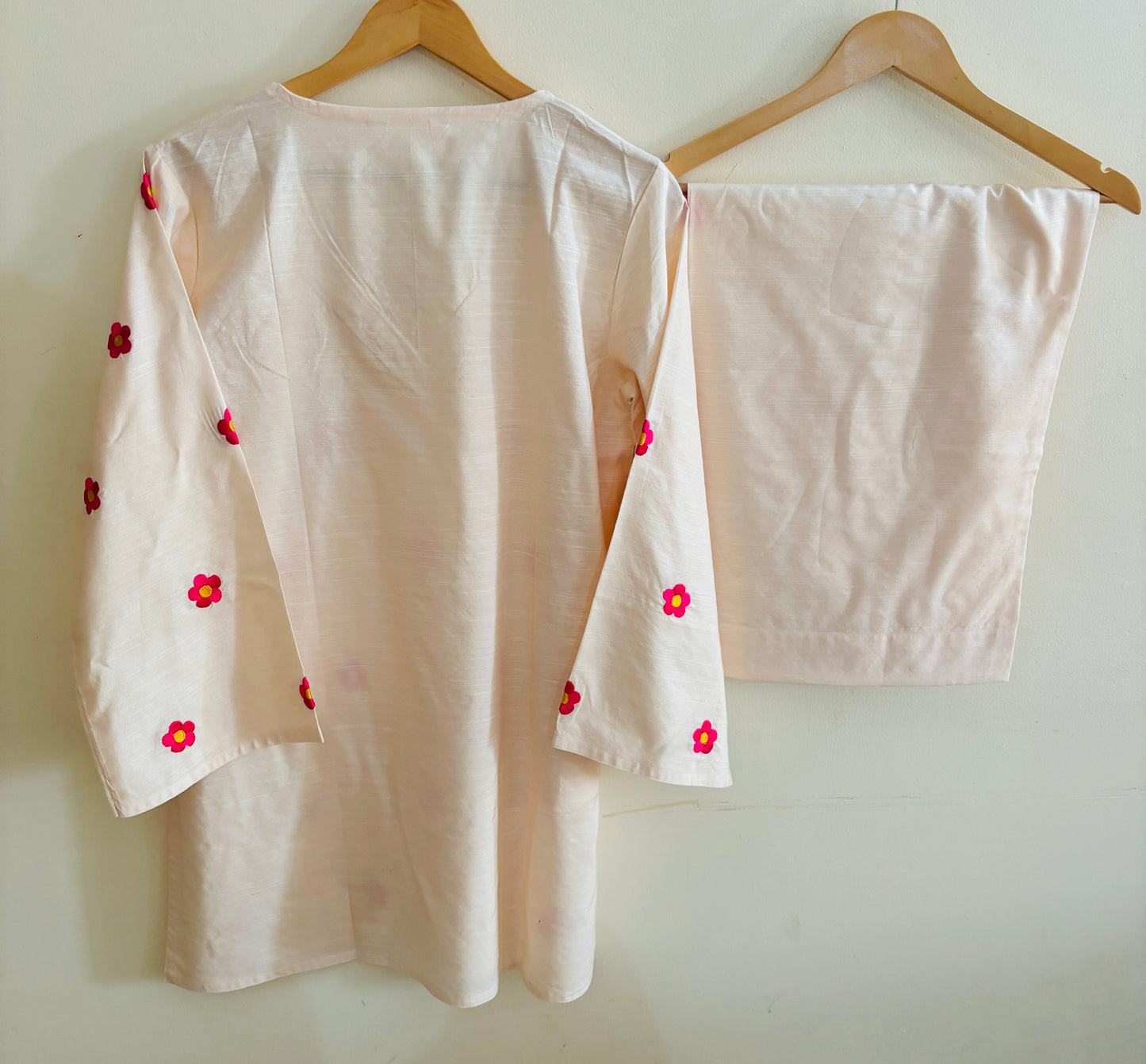 Zoon White Kurta Set for Women-Summer Edition