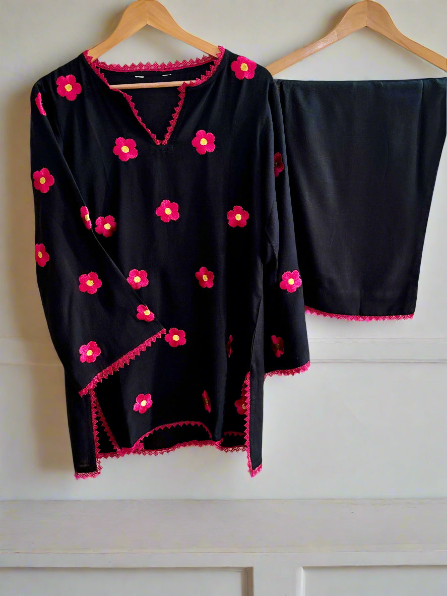 Zoon Black Kurta Set for Women-Summer Edition