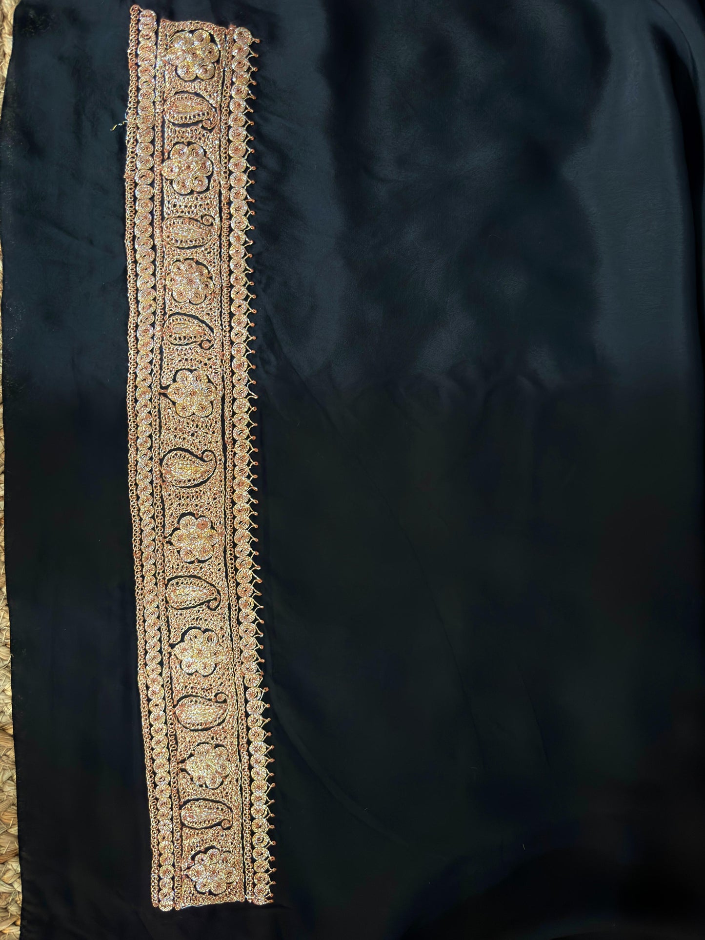 Mahren Black Crepe Saree With Premium Kashmiri Tilla Embroidery