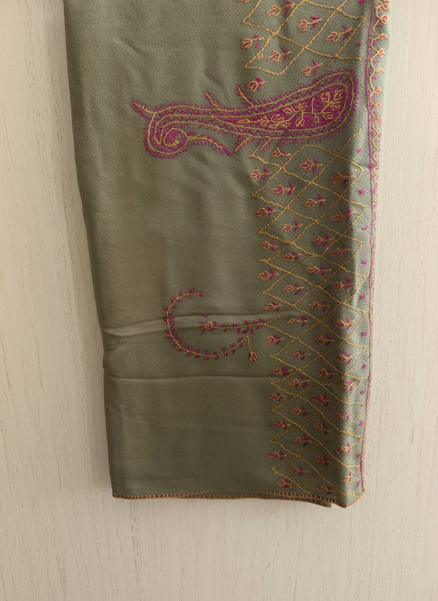 Waadi Light Green Sozni Work Stole