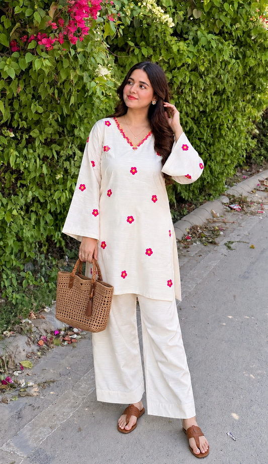 Zoon White Kurta Set for Women-Summer Edition