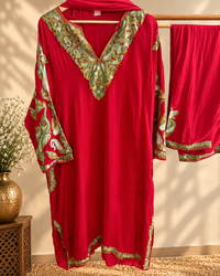 Pamposh Red Crepe suit-Set with Dupatta