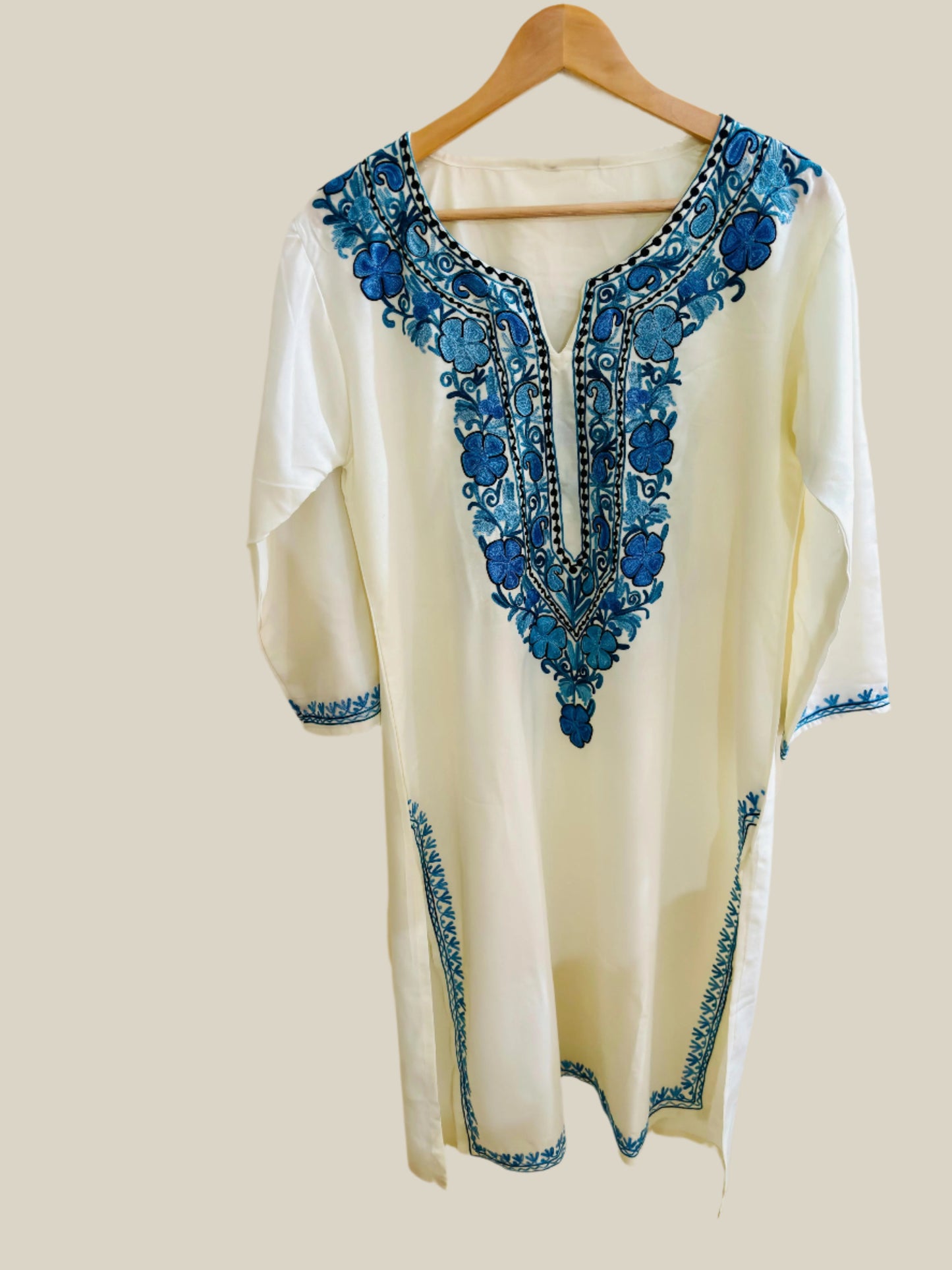 Summer Posh White Aari Kurta