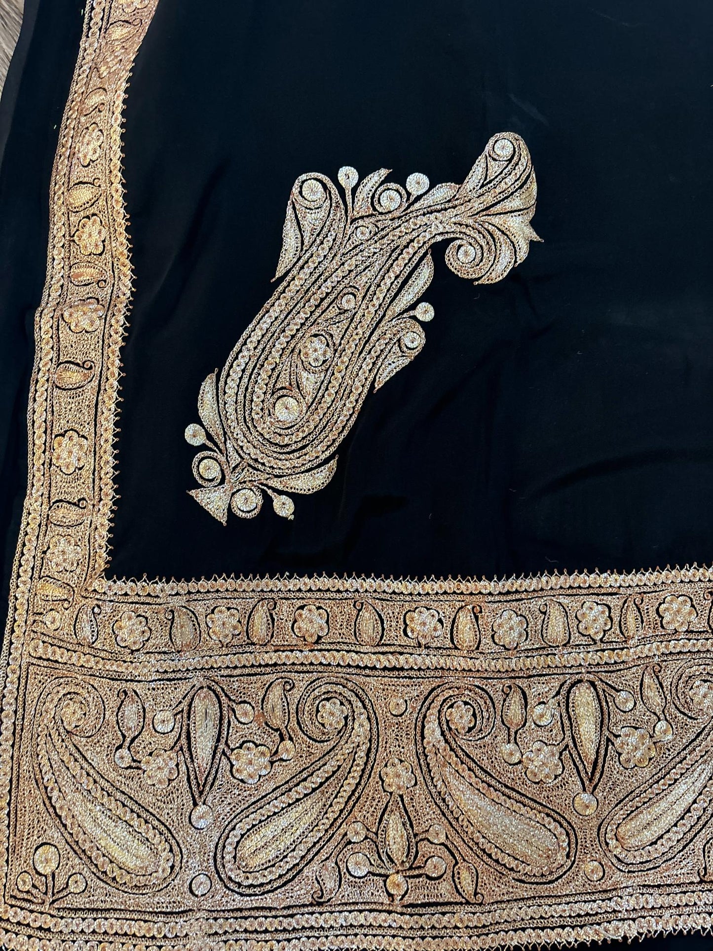 Mahren Black Crepe Saree With  Premium Kashmiri Tilla Embroidery