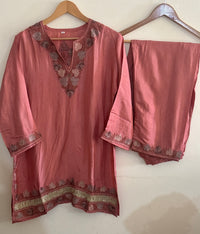 Pamposh Mauve Pink Silk Kurta-Set with Zari Tilla & Aari Embroidery