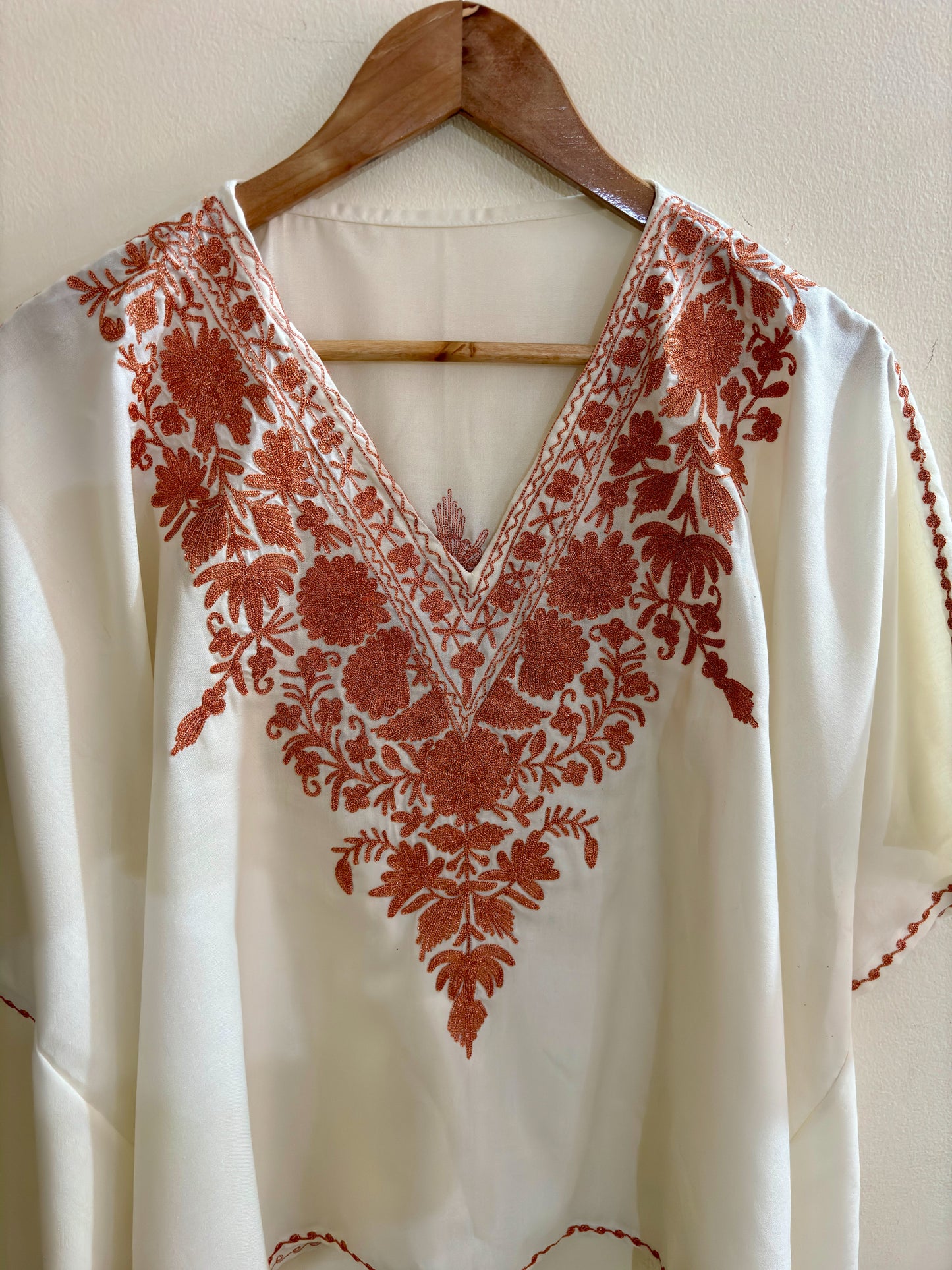 Heer White Short Zari Work Kaftan