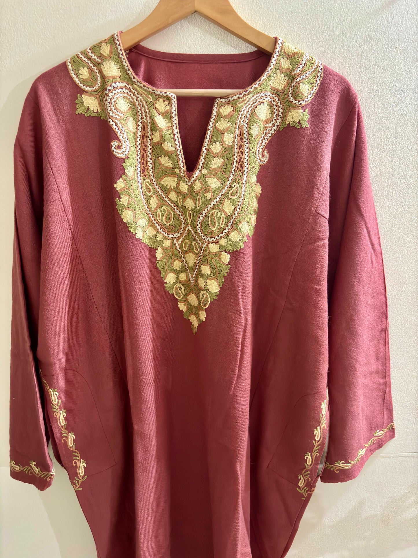 Sheen Noon Chai Pink HandMade Aari Work Pheran
